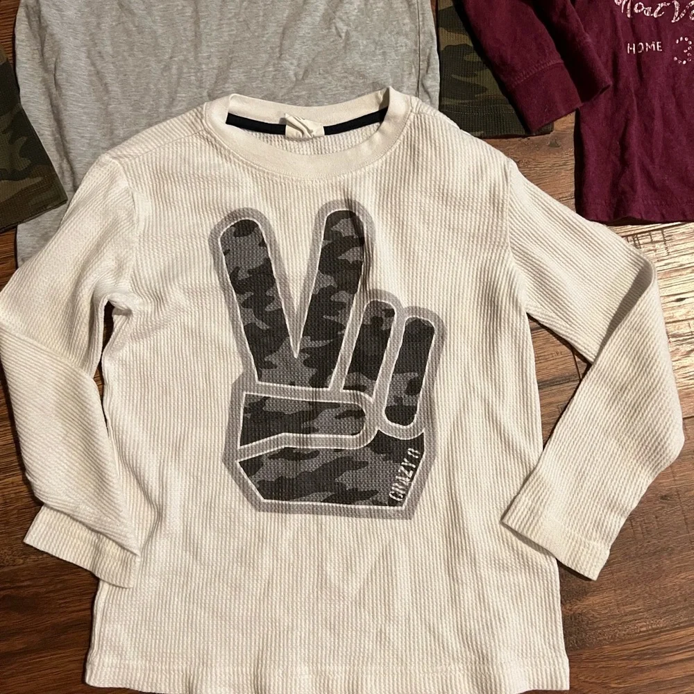 3 Carter’s and crazy 8 boys long sleeve tops size 5-6 - Picture 2 of 8